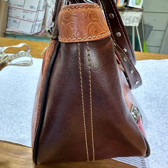 MC MARC CHANTAL TOOLED EMBOSSED LEATHER MULTICOLORED SHOULDER BAG - Picture 4 of 8